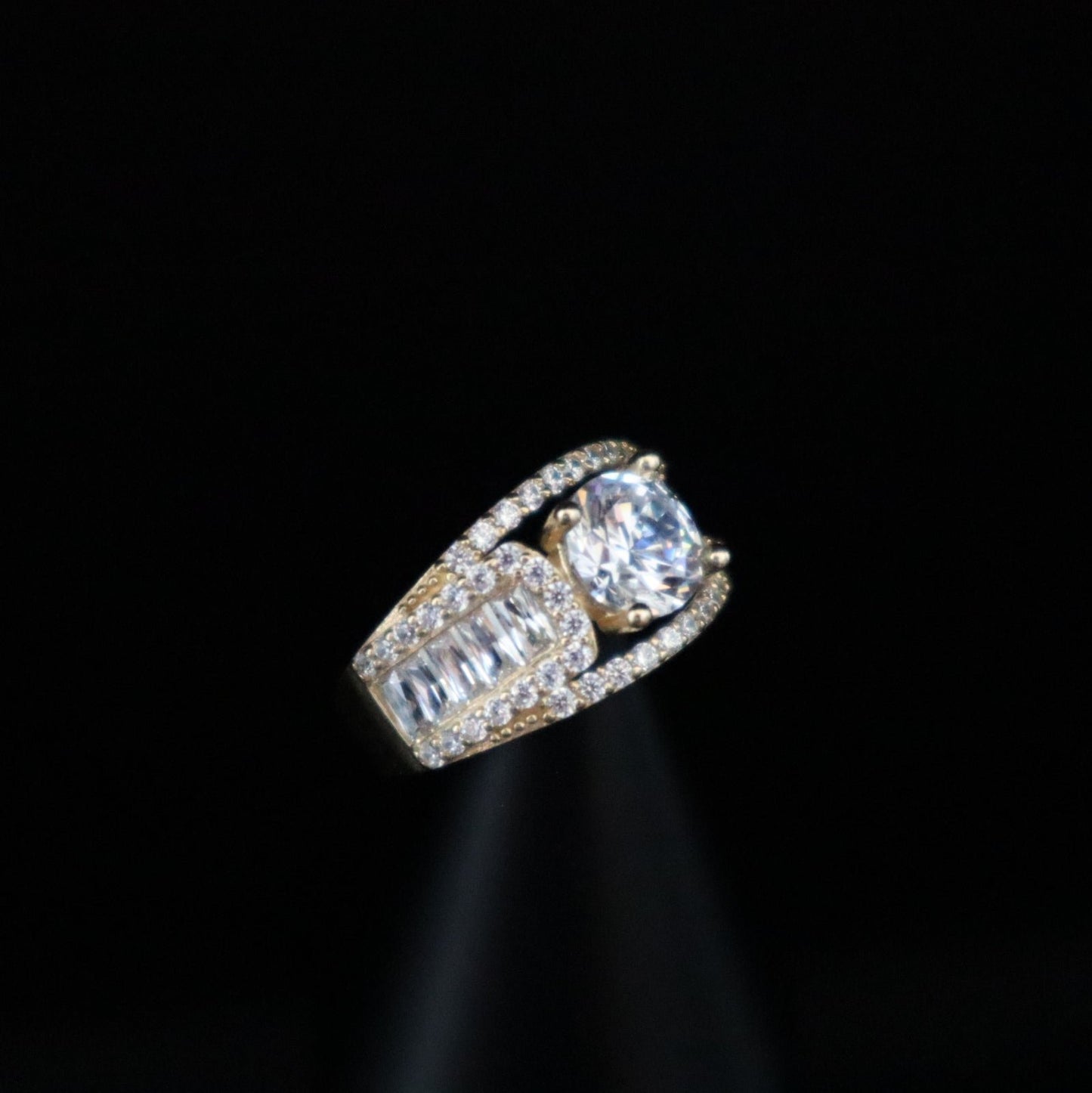 Women's Engagement Ring